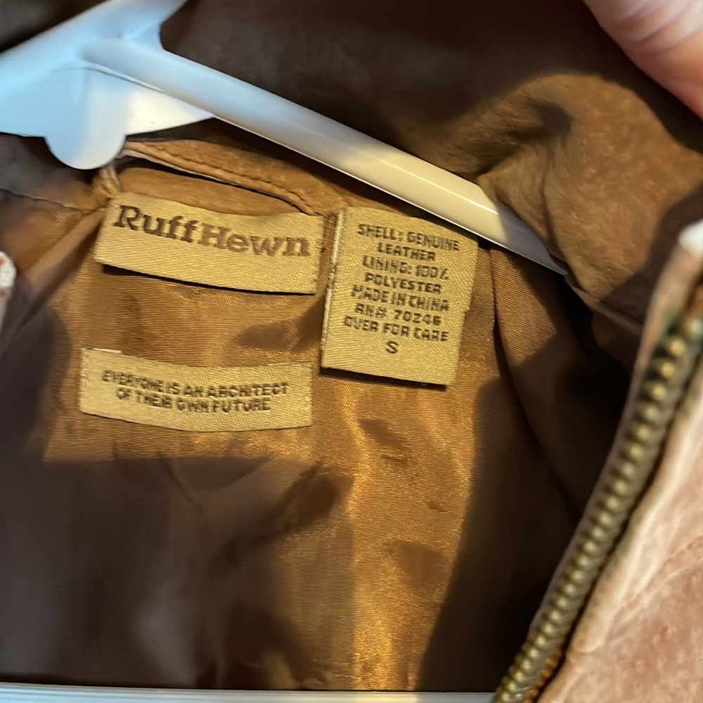 Light brown leather vest - Picture 3 of 6